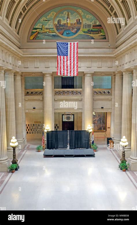 Cleveland City Hall .